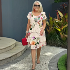 Lillian - Kényelmes Virágmintás Ruha