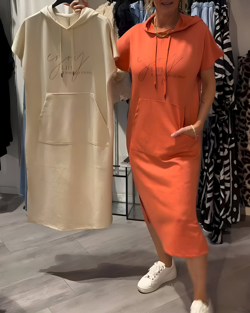 Saskia - Kényelmes Kapucnis Ruha